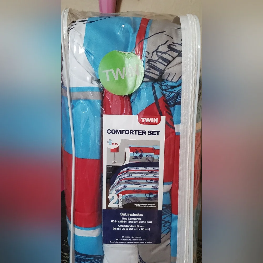 Kids 2piece‎ twin size blue white red colorblock sports themed Comforter Set new